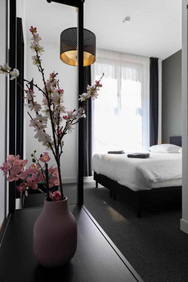 Hotel En Stadscafe De Dam L Hotel Монніккендам Екстер'єр фото